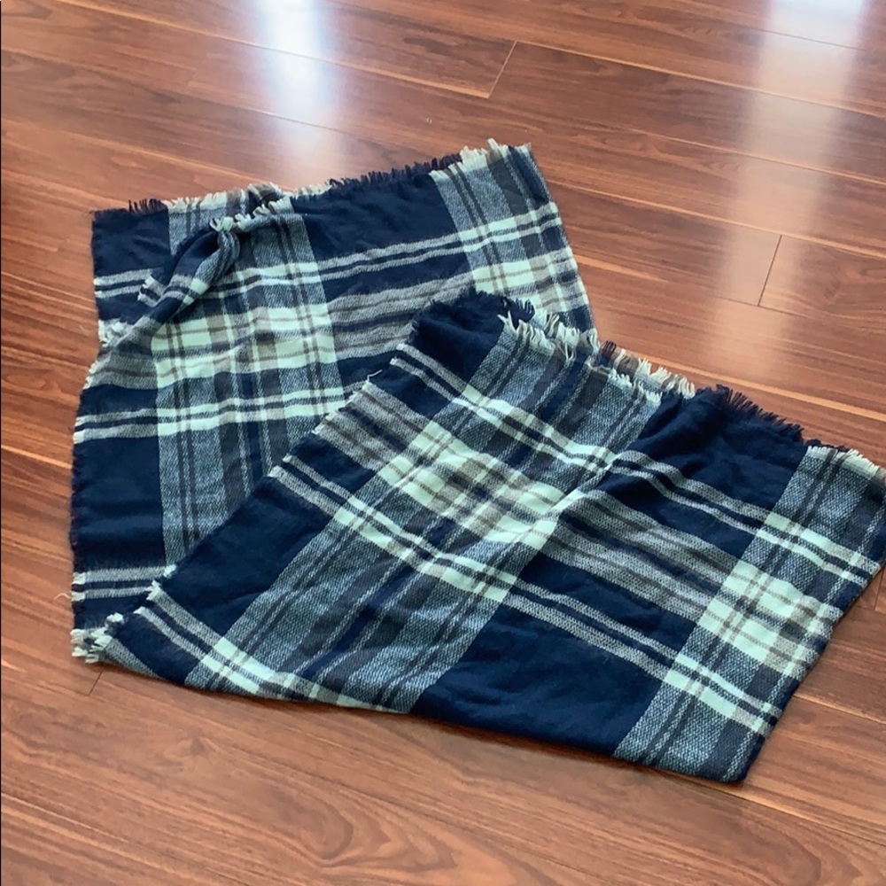 Large wrap around scarf